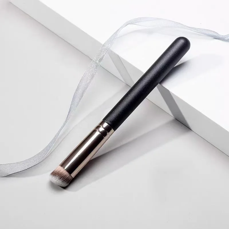 Concealer & Contour Brush
Flawless Face Brush